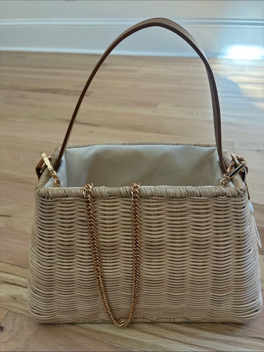 Shiraleah Cream Woven Straw Shoulder Bag with Gold Chain